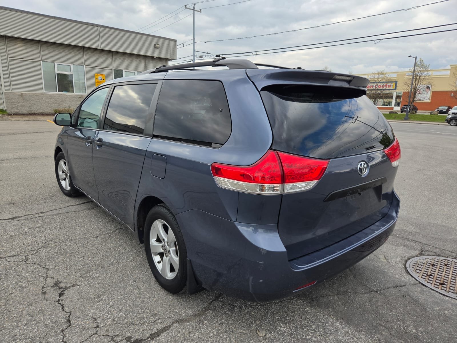 2013 Toyota Sienna 143000Km
