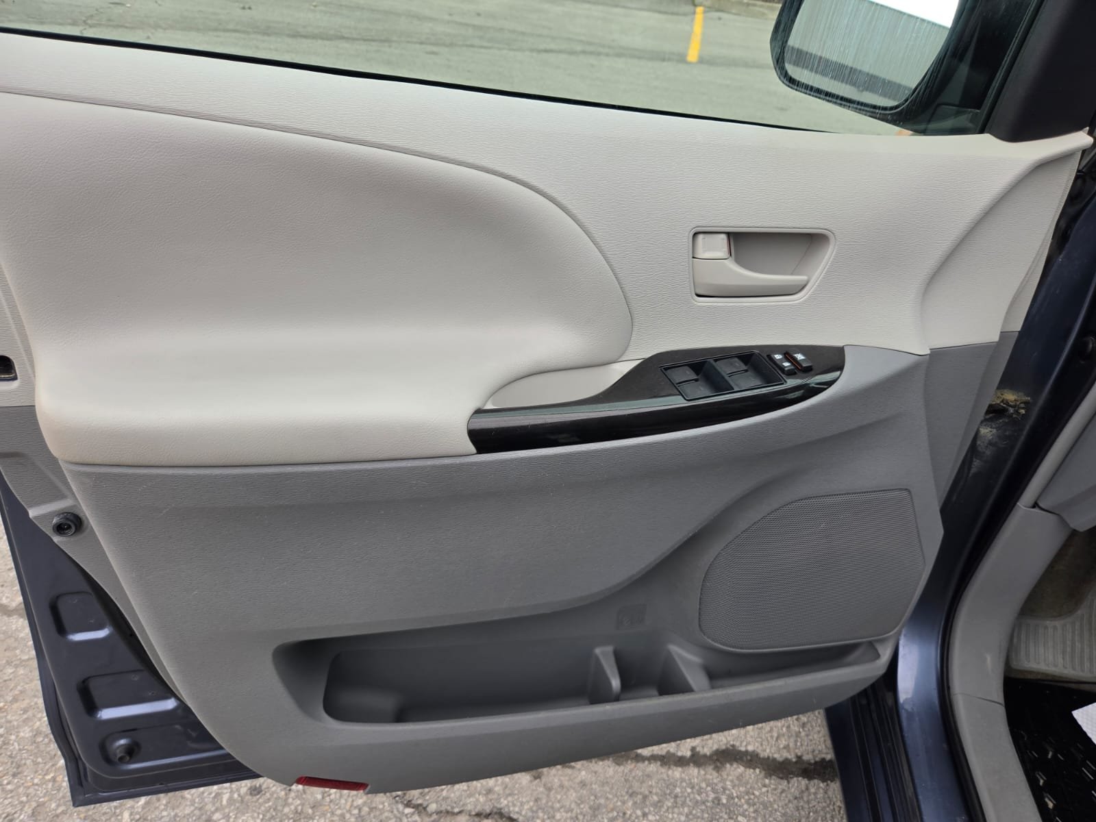 2013 Toyota Sienna 143000Km