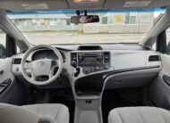 2013 Toyota Sienna 143000Km
