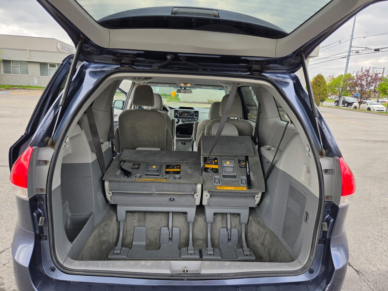 2013 Toyota Sienna 143000Km