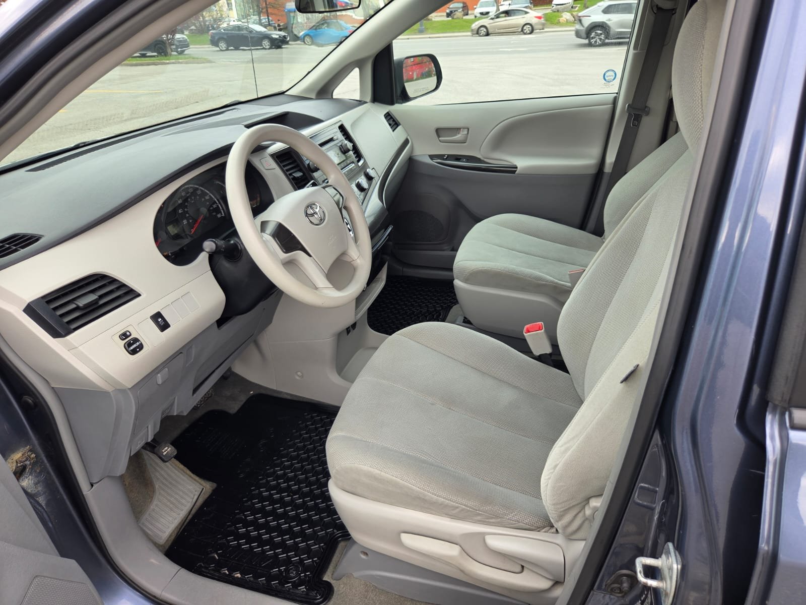 2013 Toyota Sienna 143000Km