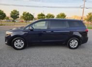 2018 Kia sedona lx 8 places