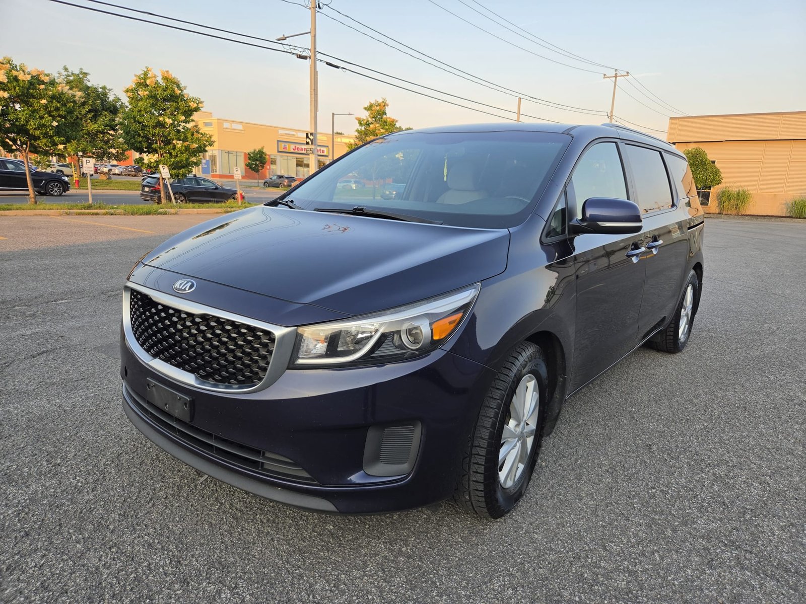 2018 Kia sedona lx 8 places