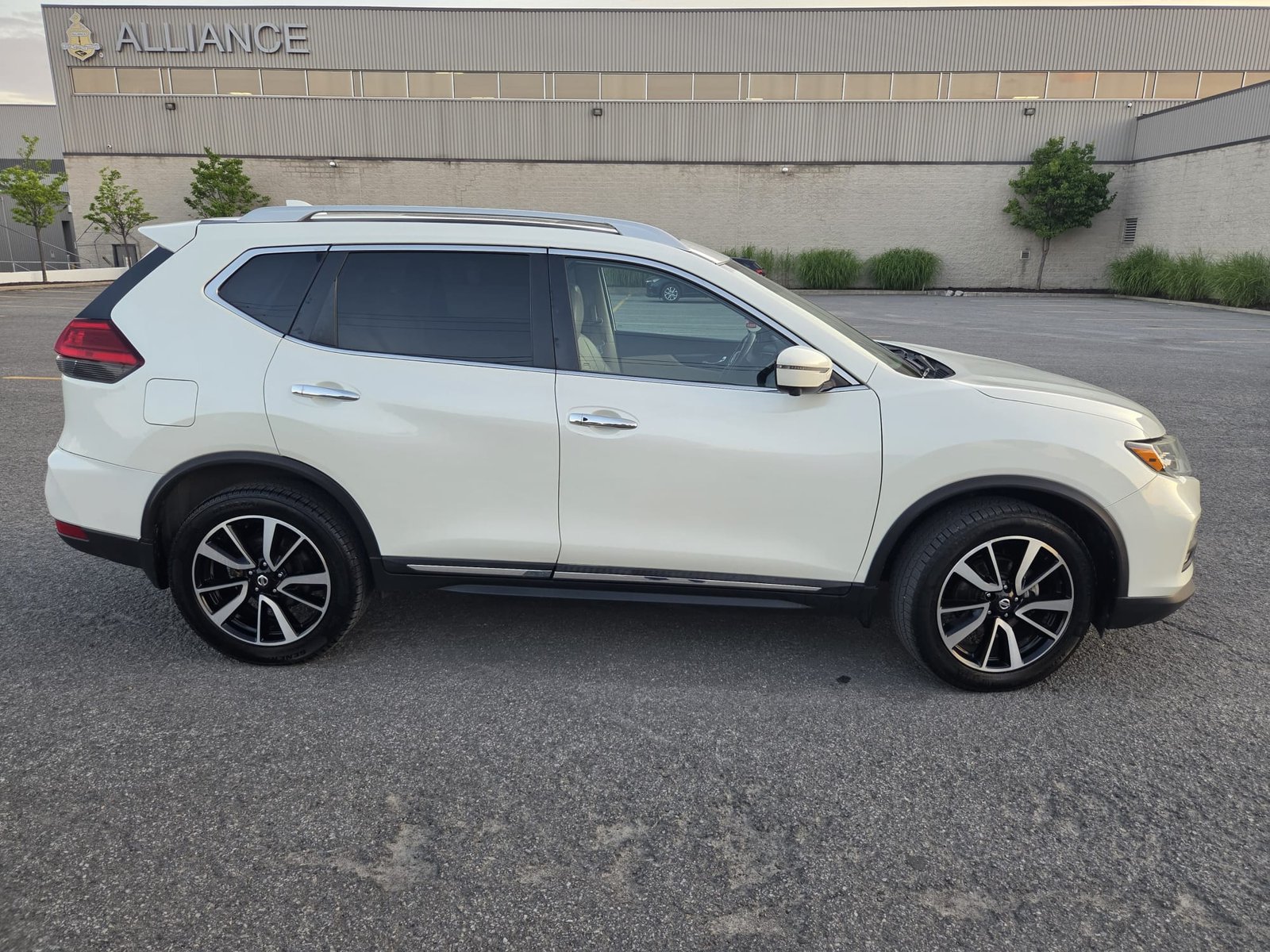 2017 Nissan rogue sl 148000 Km