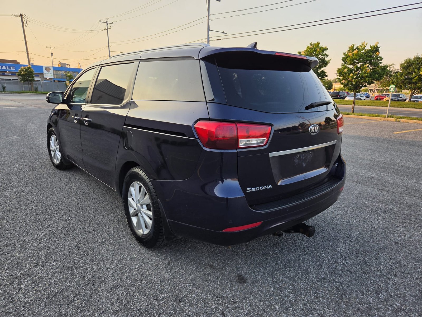 2018 Kia sedona lx 8 places