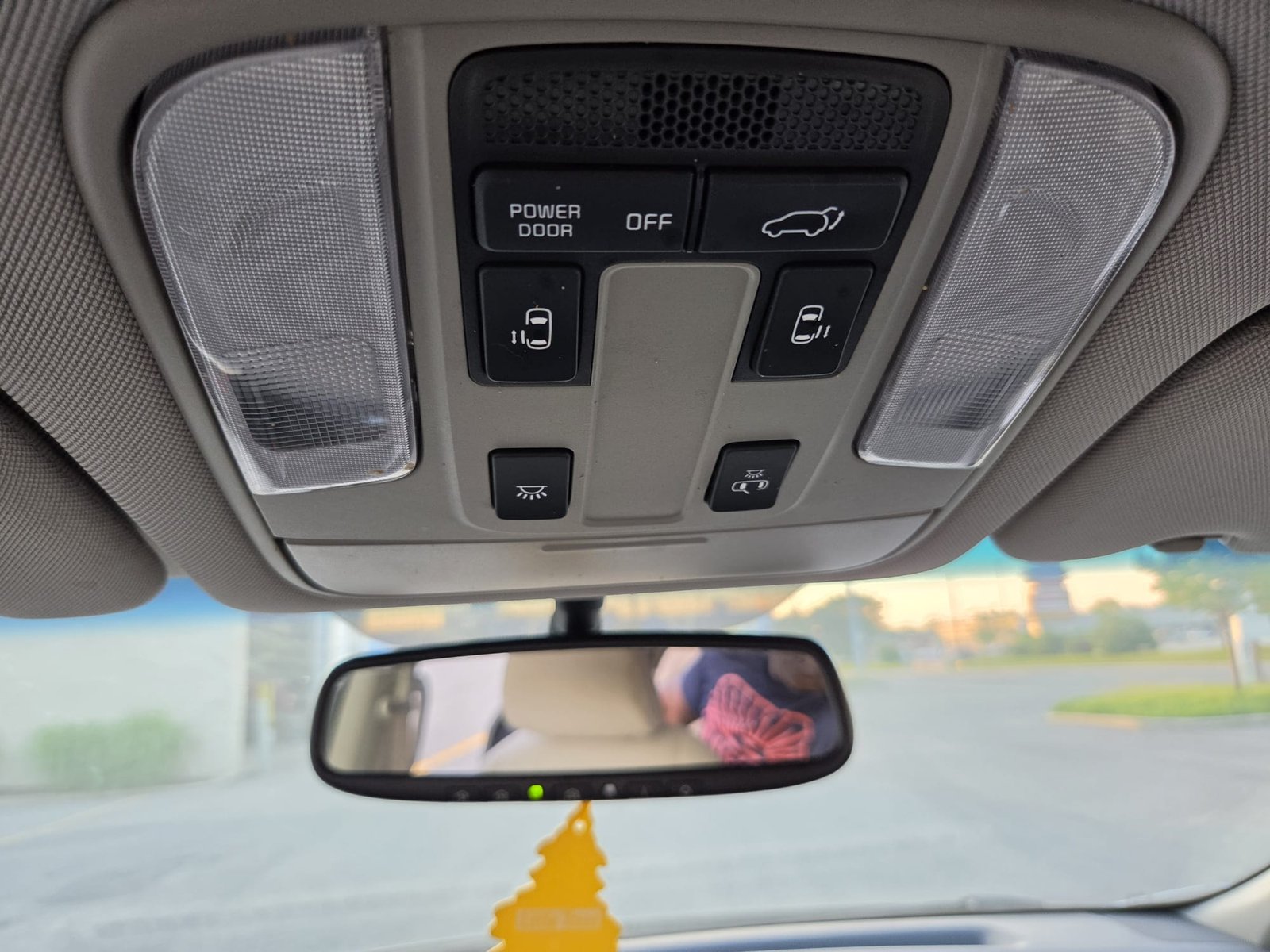 2018 Kia sedona lx 8 places
