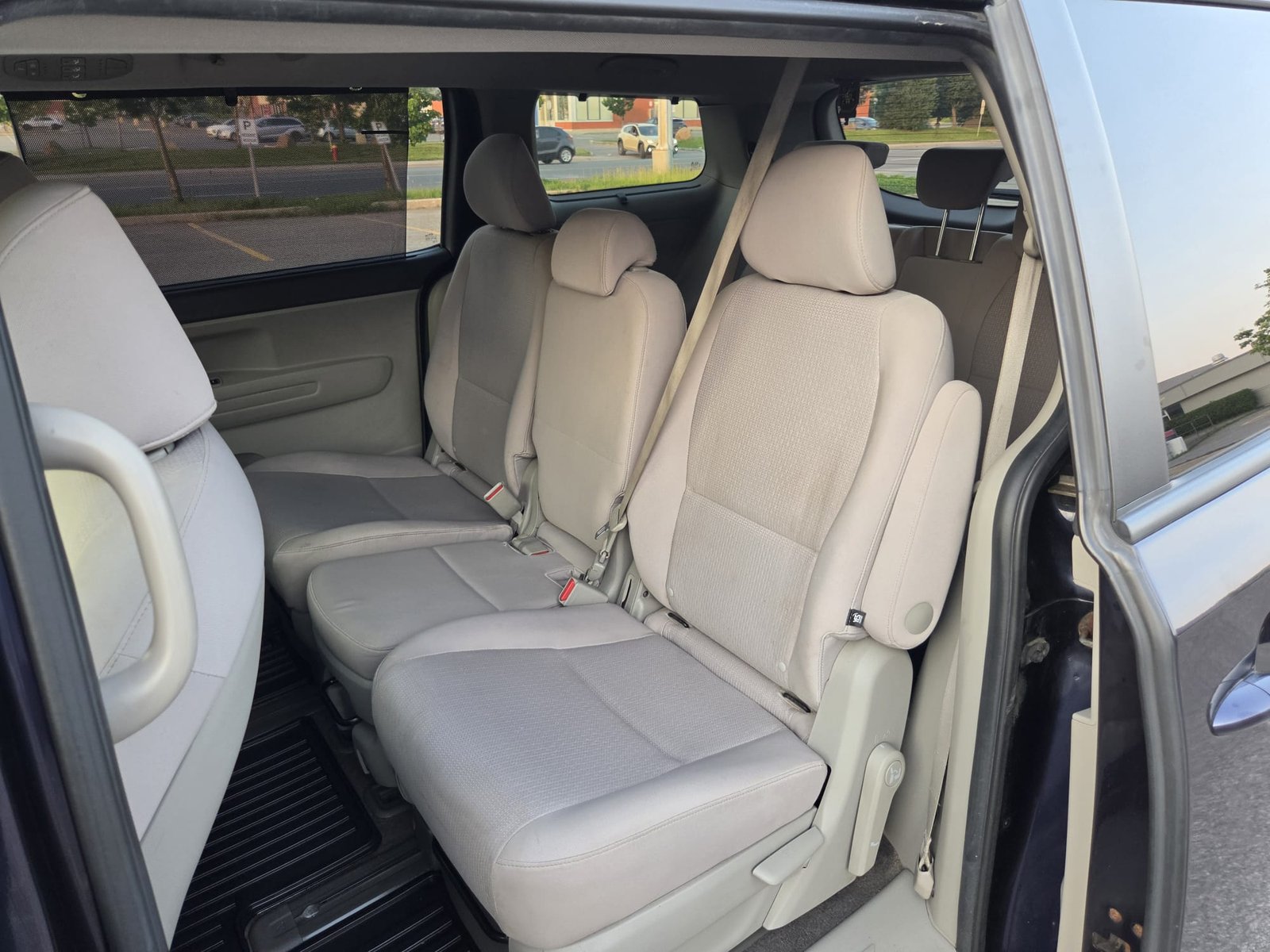 2018 Kia sedona lx 8 places