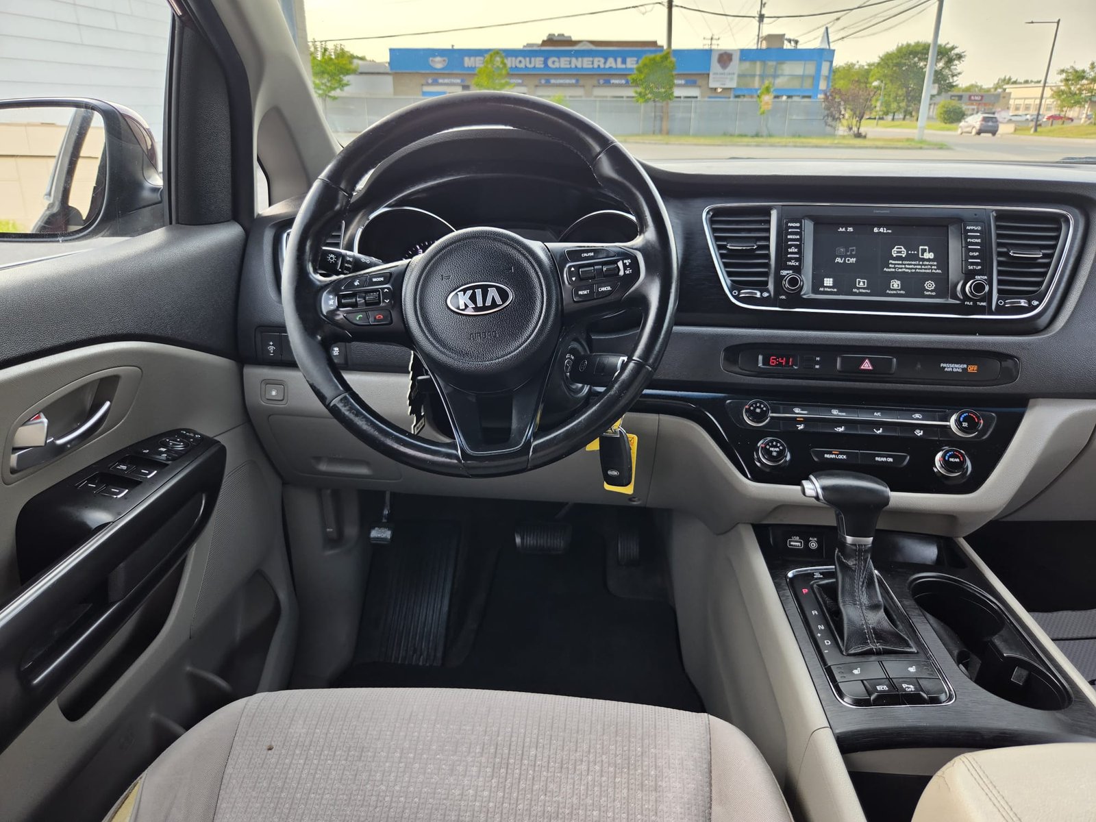 2017 Kia Sedona LX