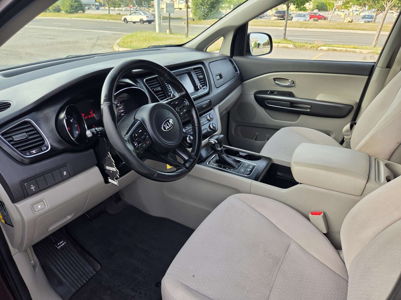 2017 Kia Sedona LX